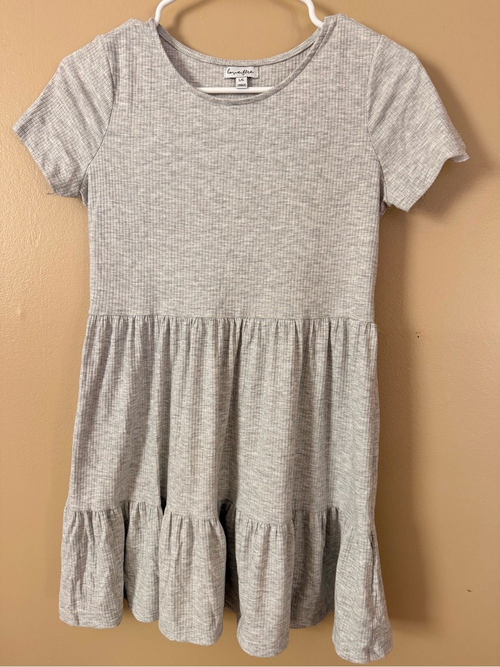 Love, Fire Girls Tiered Ribbed Dress Size L | Gray Short Sleeve